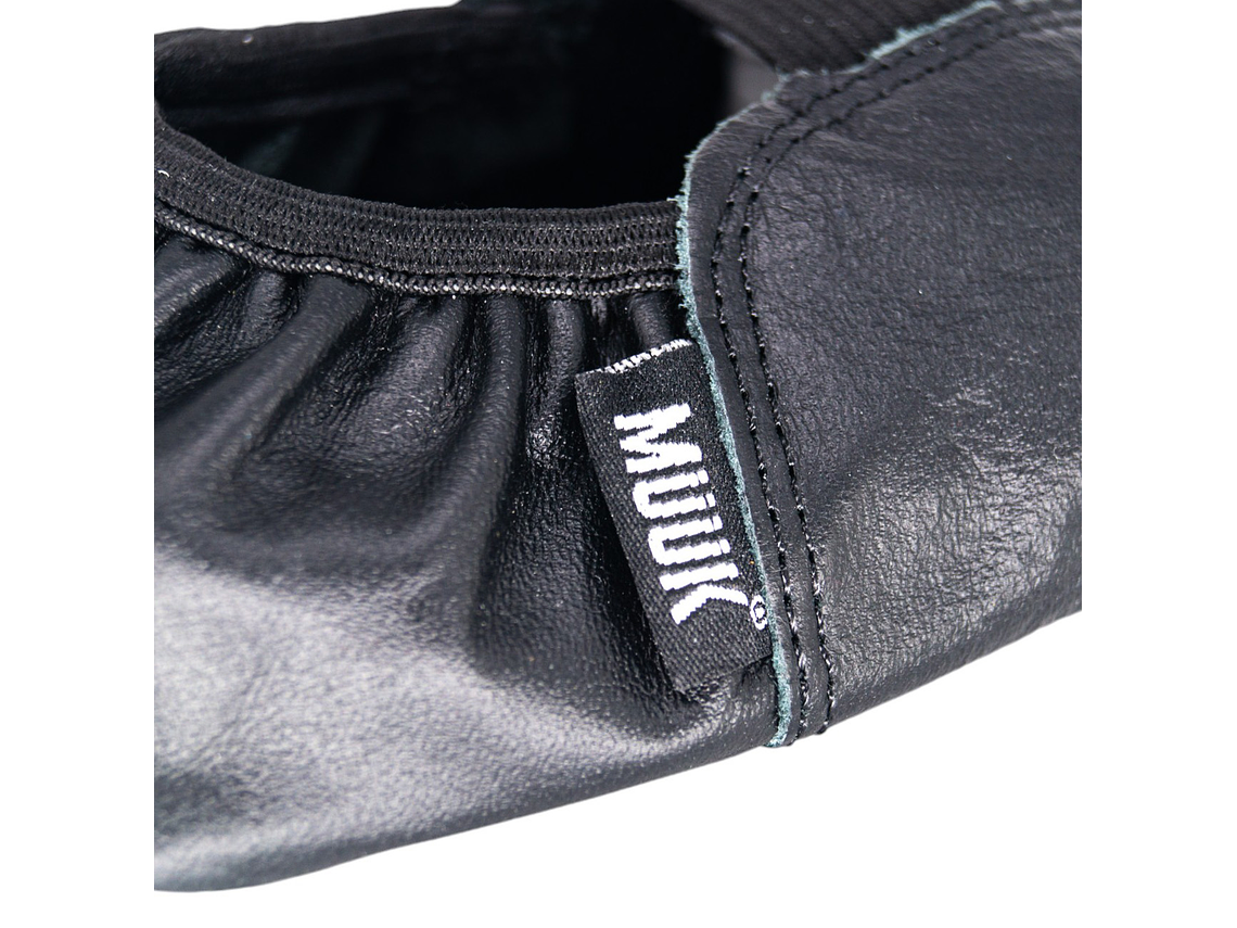 ZAPATILLA DE GIMNASIA NEGRA 4