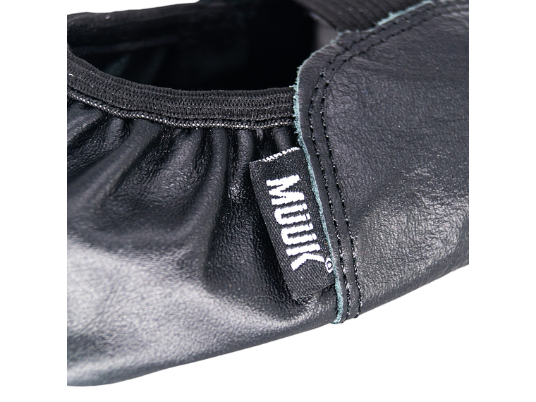 ZAPATILLA DE GIMNASIA NEGRA 4