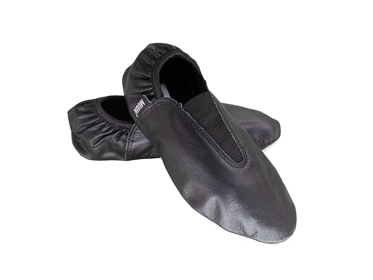 ZAPATILLA DE GIMNASIA NEGRA 2