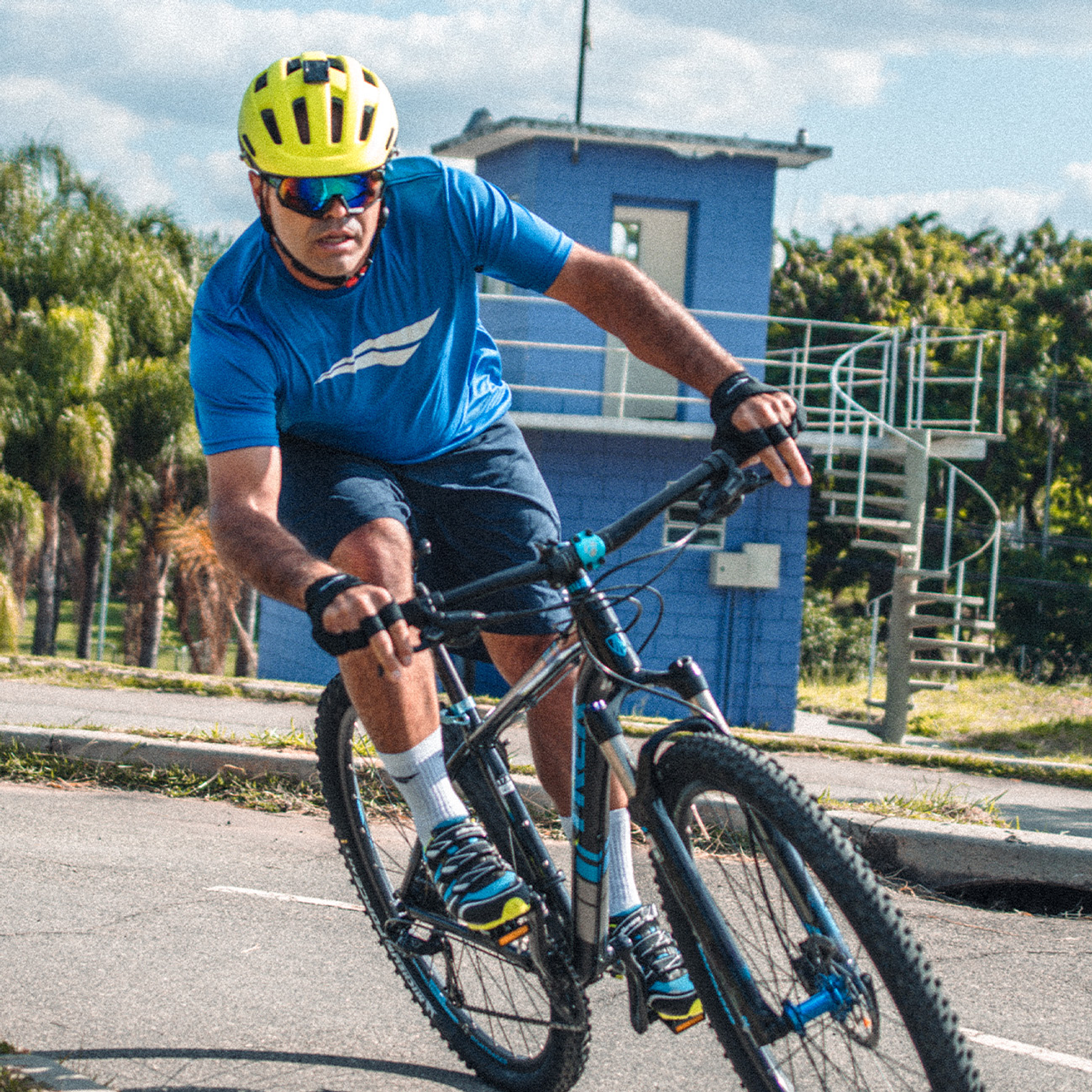 Polera Penalty Logomania Azul Rey 3