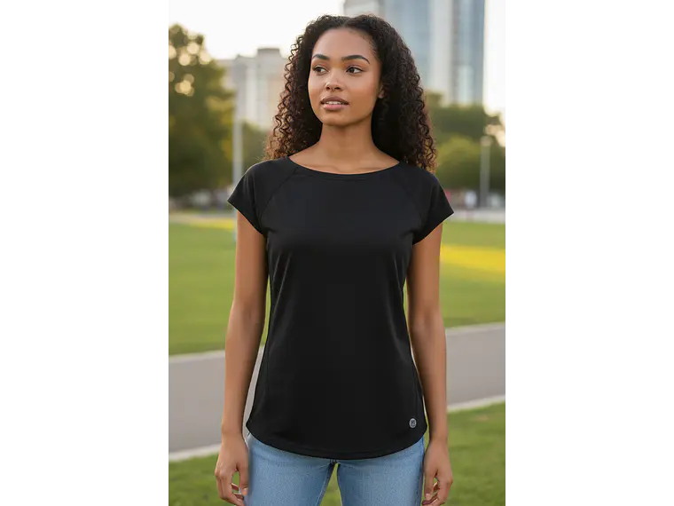 Polera Penalty Raiz Mujer Negro 4