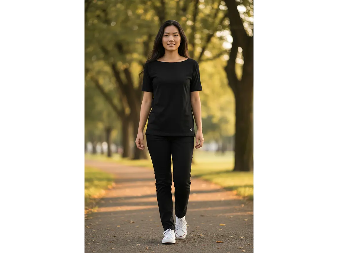 Polera Penalty Raiz Mujer Negro 6