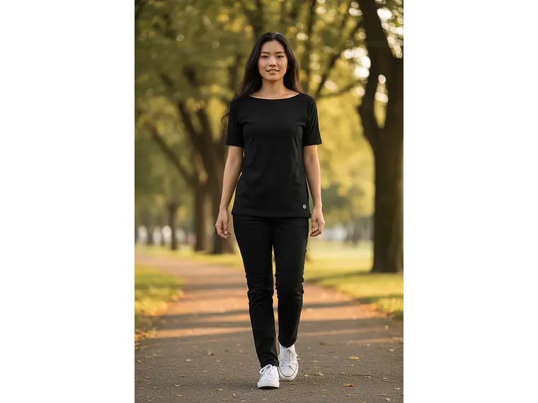 Polera Penalty Raiz Mujer Negro 6