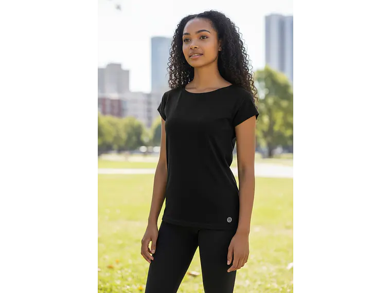 Polera Penalty Raiz Mujer Negro 2