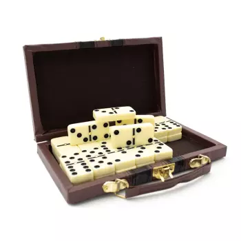 Domino con Maleta
