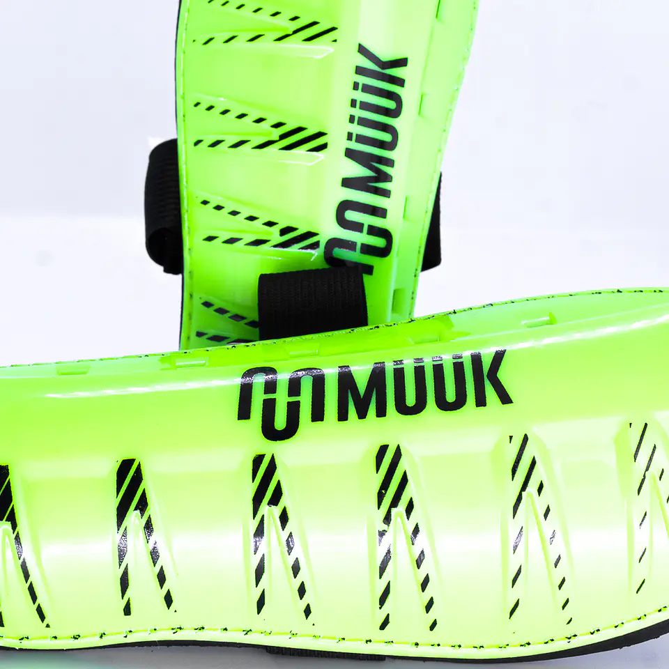 Canillera De Fútbol Muuk Pro XXIII 3