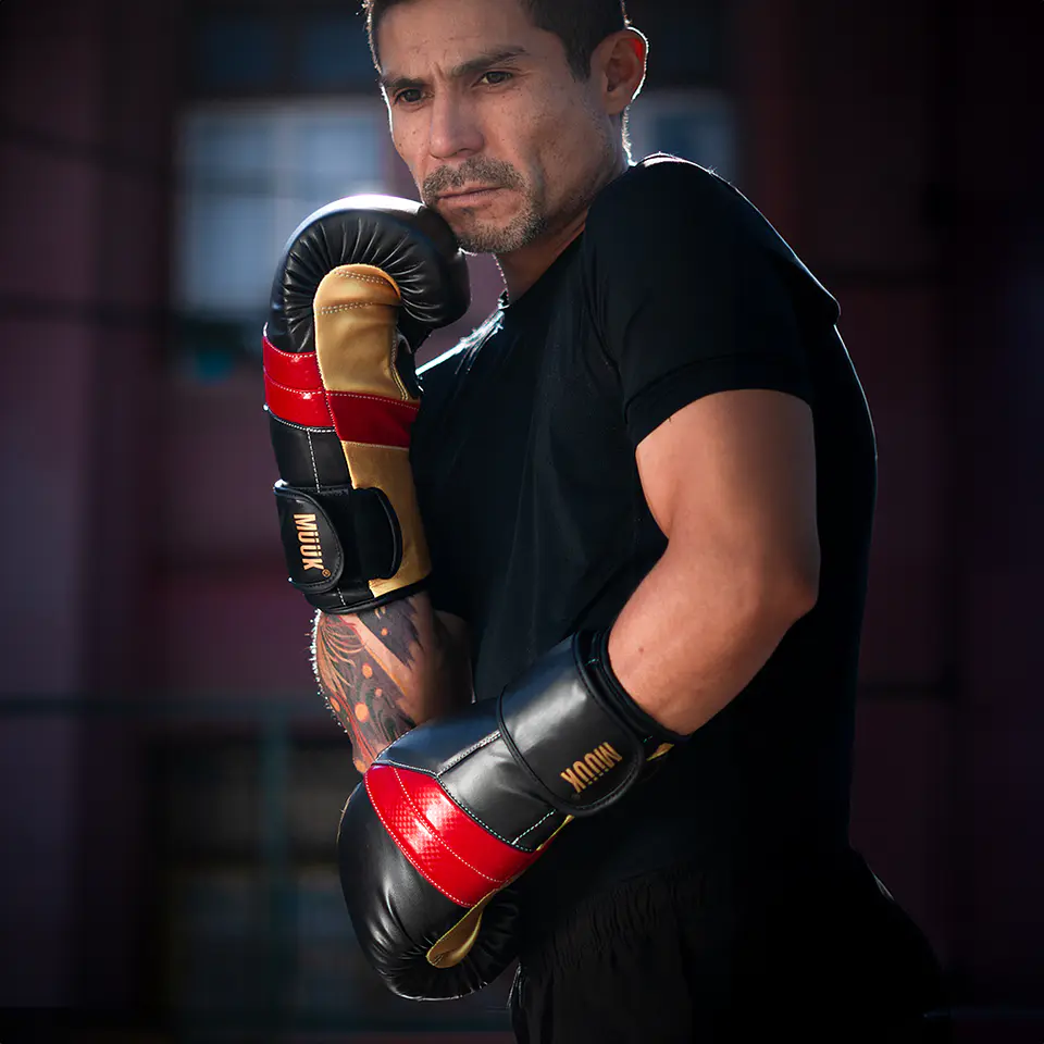 Guante De Box Muuk PU K.O. Negro-Rojo 7