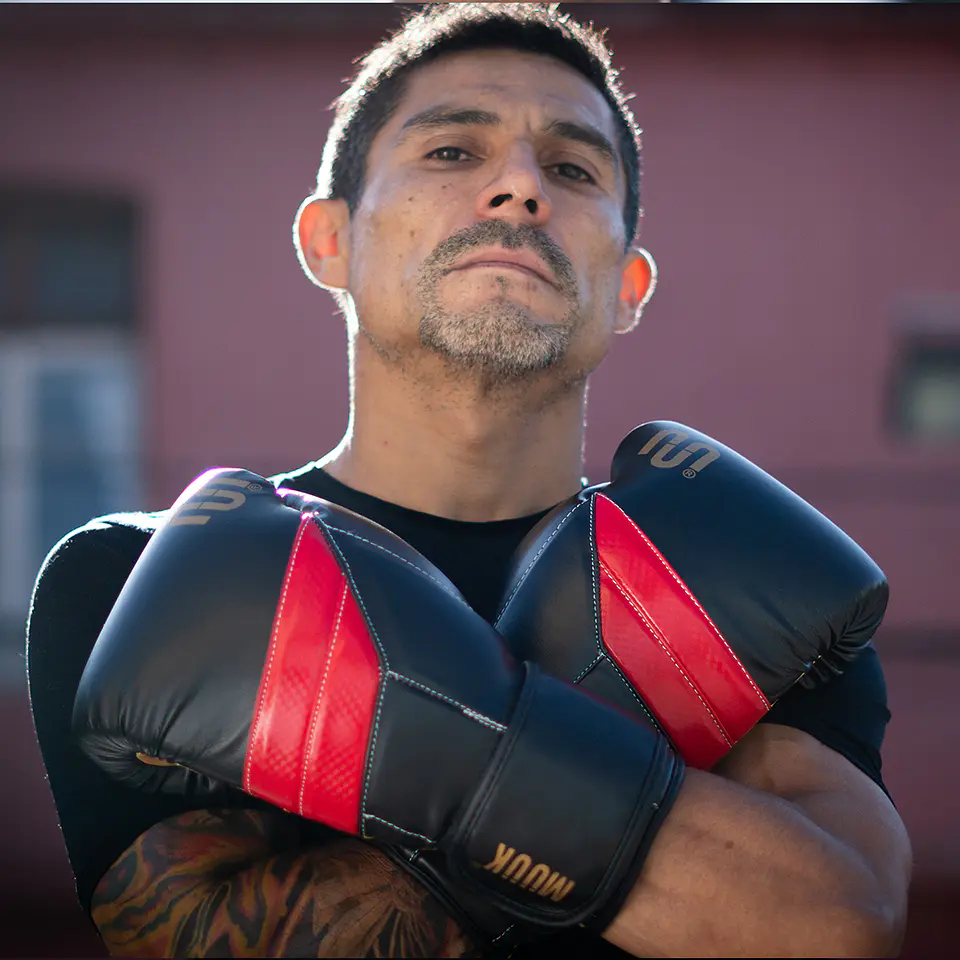 Guante De Box Muuk PU K.O. Negro-Rojo 9