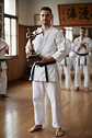 Trofeo de Artes Marciales Resina 25 cm - Miniatura 3