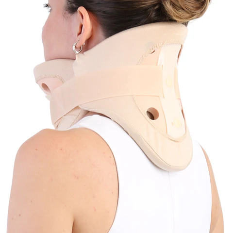 Collar Cervical con Soporte Plastico