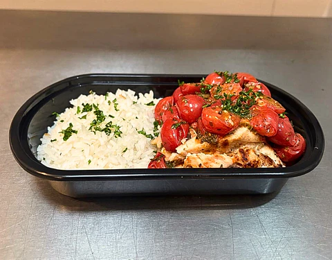 Pollo Toscano con Tomates Cherry y Albahaca