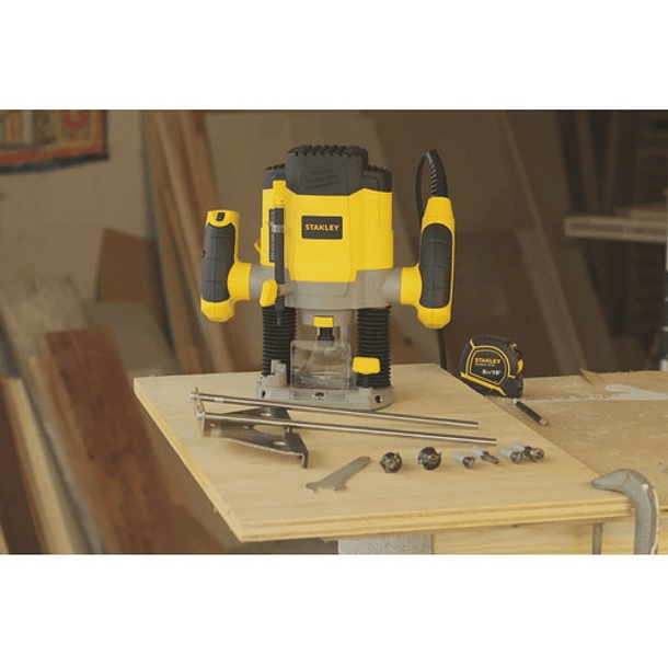 Fresadora 1200W SRR1200-B2C Stanley + Set fresas 9