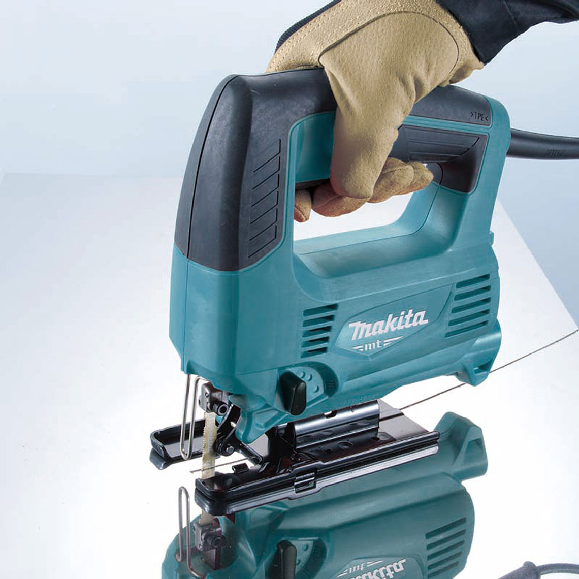 Sierra Caladora 450w Makita M4301b 3
