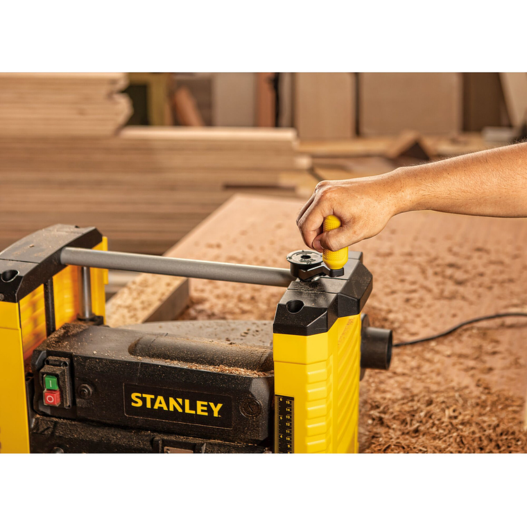 Cepillo De Banco 1800w 12,5 X 6 Hss Stanley Stp18-b2 5