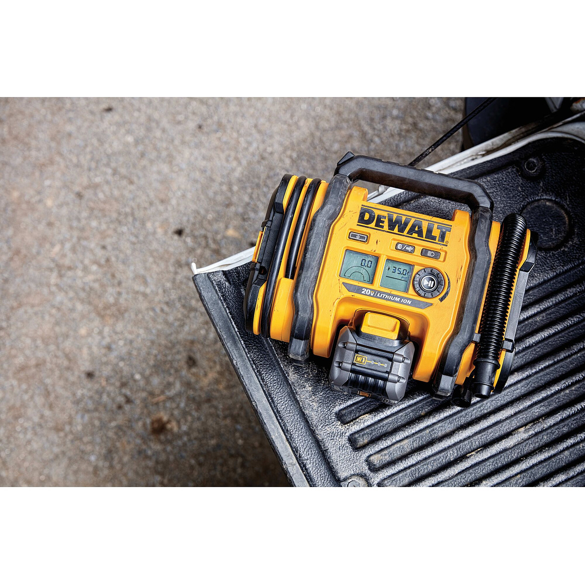 Inflador Neumatico 20v Max Dcc020ib Dewalt 10