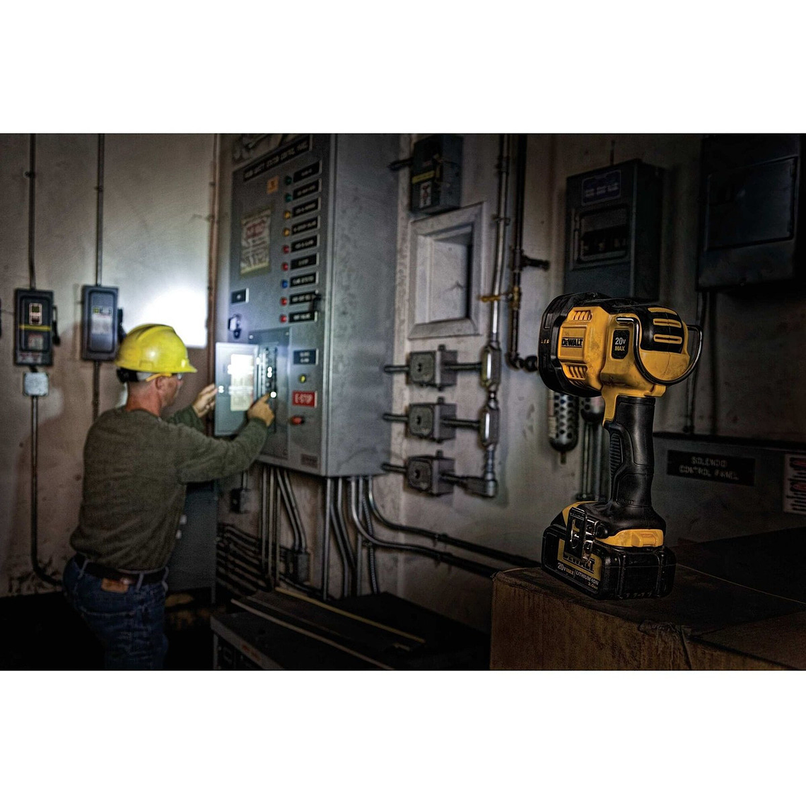 Luz Led Para Trabajo 20v Sin Batería Dewalt Dcl043 8