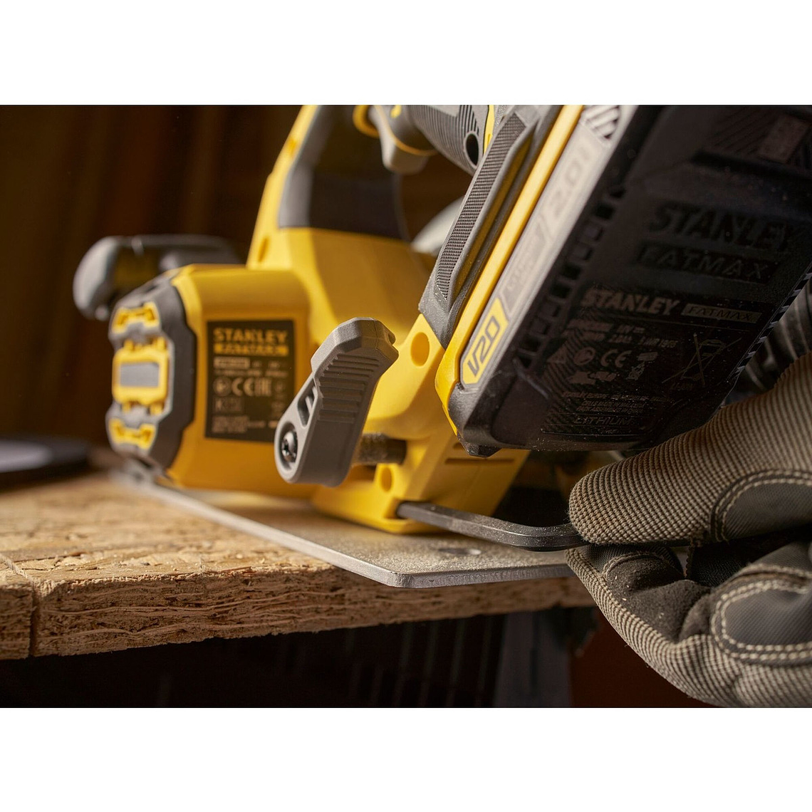 Sierra Circular 7-1/4 Inala. 20v Stanley Sbc550 Sin baterias 6