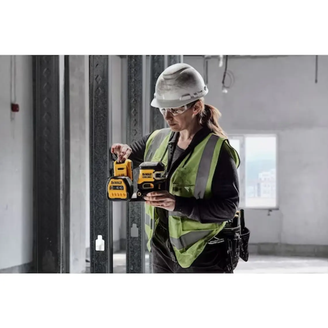 Láser Verde Línea Cruzada 20v Dewalt DCLE34220GB Sin Bateria 7