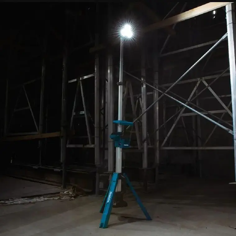 Torre De Iluminación Inalámbrica 18v Makita DML813-1 Sin Baterias 8