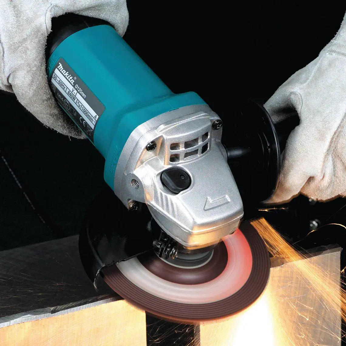Esmeril Angular De 4 1/2 Makita 840w 9557hpg 5