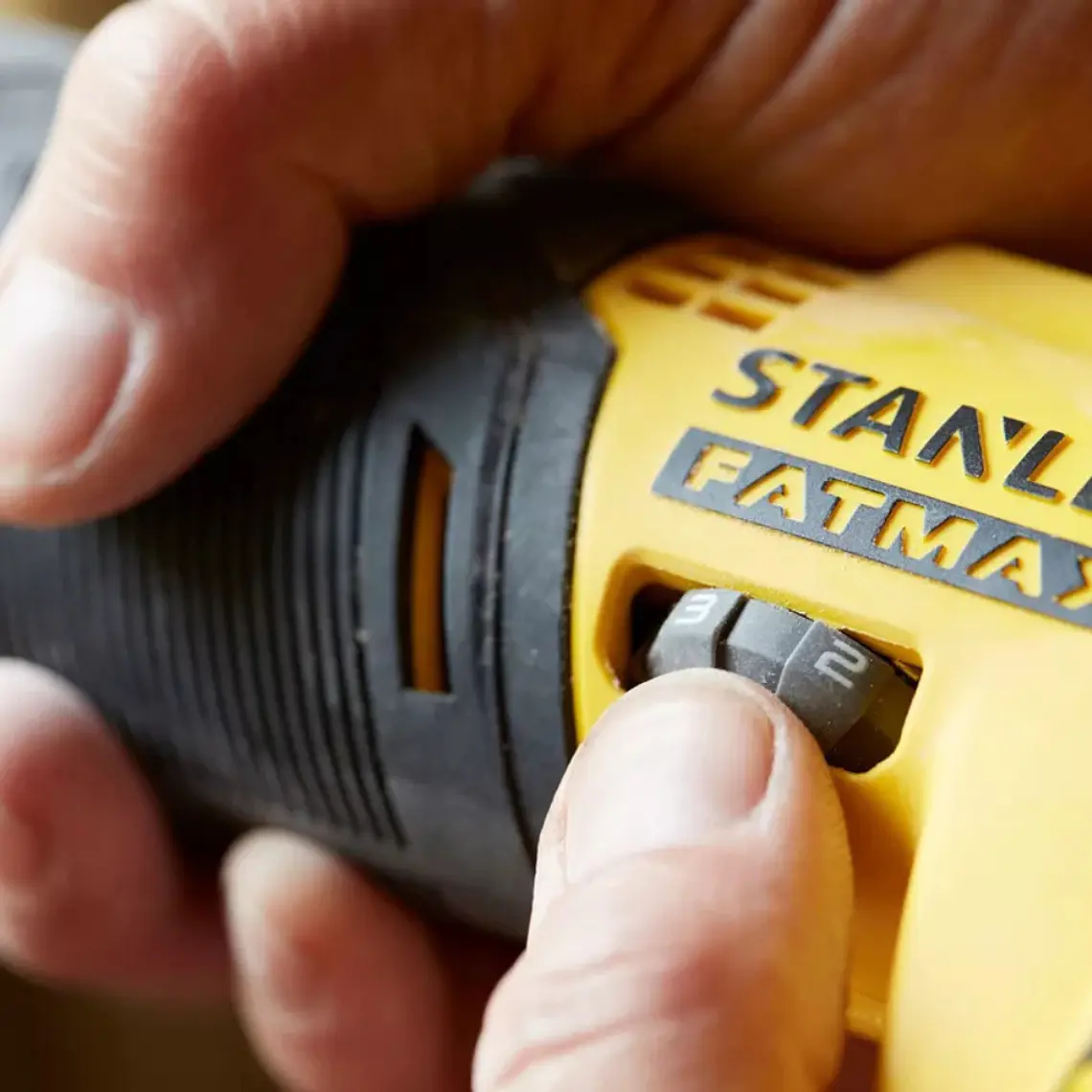 Kit Herramienta De Corte Oscilante 20v Stanley Sct500d2k-b2 5