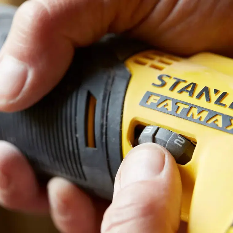 Kit Herramienta De Corte Oscilante 20v Stanley Sct500d2k-b2 5