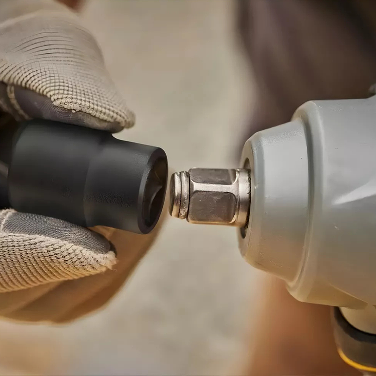 Kit Llave De Impacto 1/2 (13mm) 20v + 2 Baterías Stanley 5