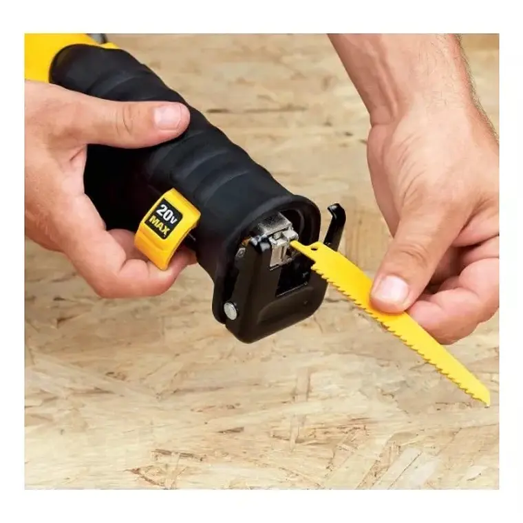 Sierra Sable Inalámbrica  Velocidad Variable Dewalt Dcs380B 8