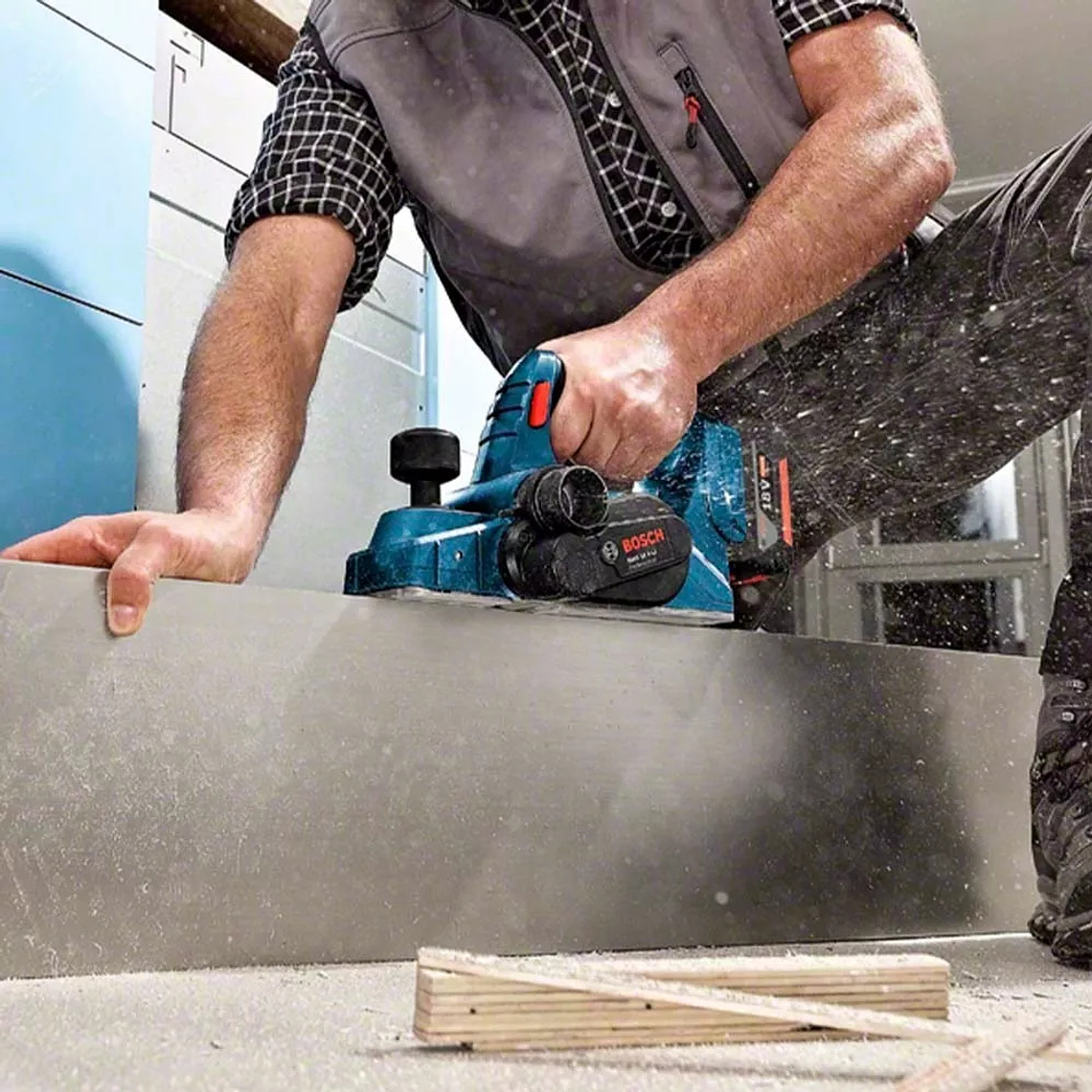 Cepillo Bosch Inalambrico Gho 18v-li 18v S/Bateria 5