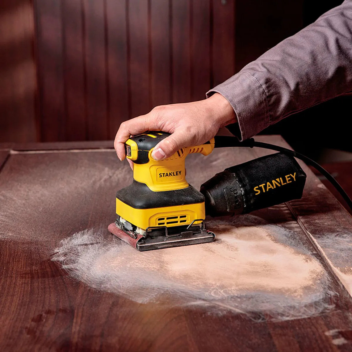 Sierra Caladora 450w + Lijadora Orb. 240w Stanley SJ45-SS24 7