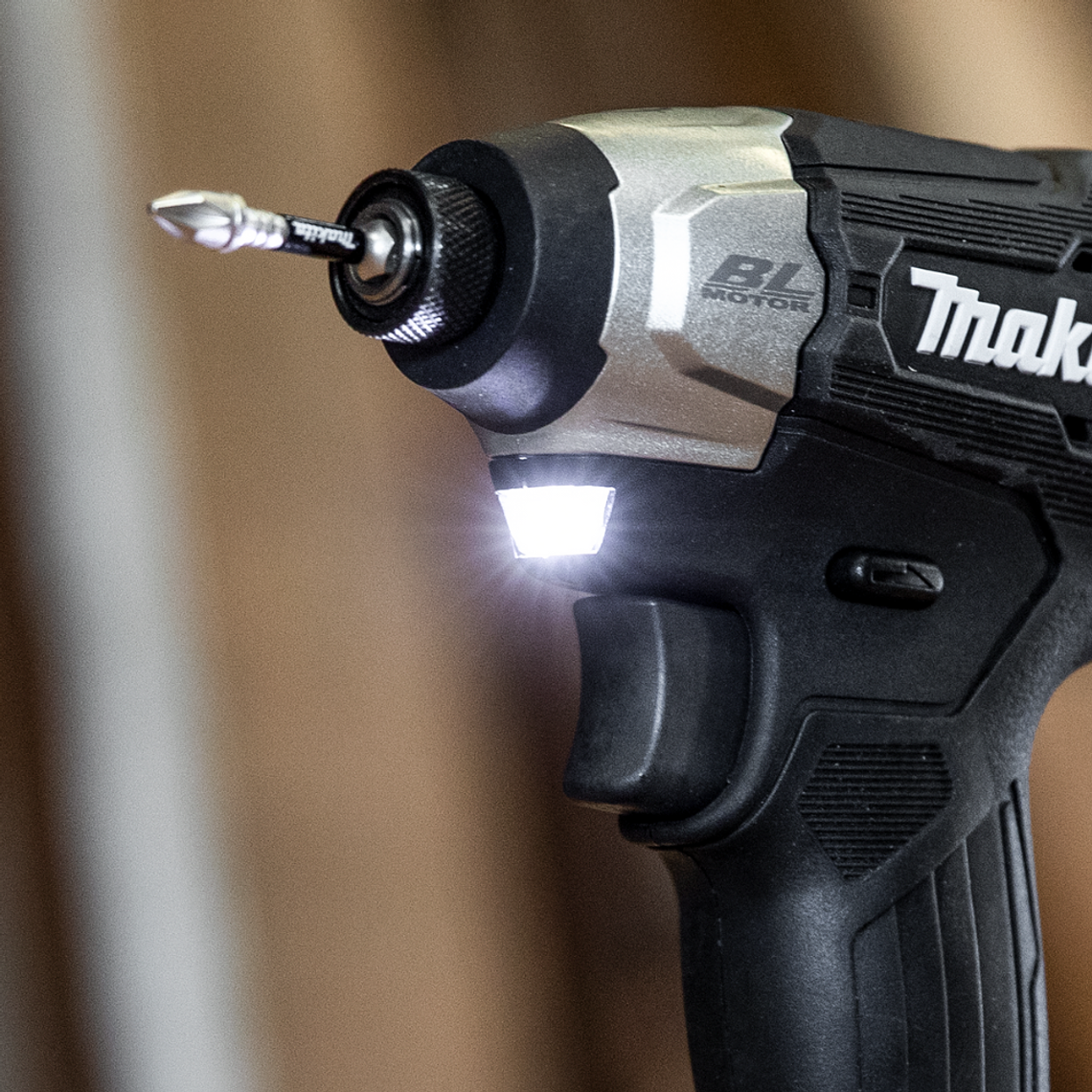 Kit Inalámbrico 18V Taladro + Atornillador Makita DLX2414X7B 5