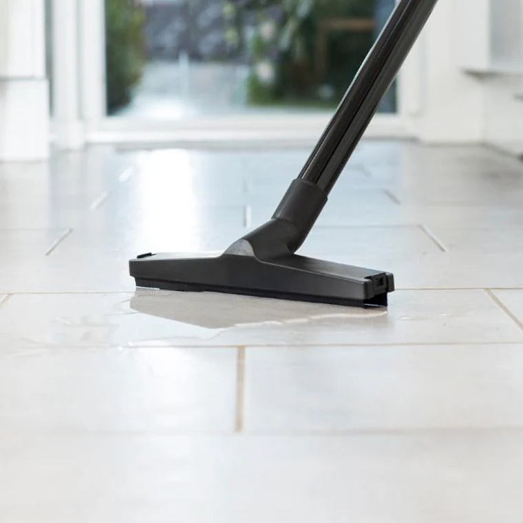 Aspiradora de Agua y Polvo 1400w MULTI II 30T NILFISK 5