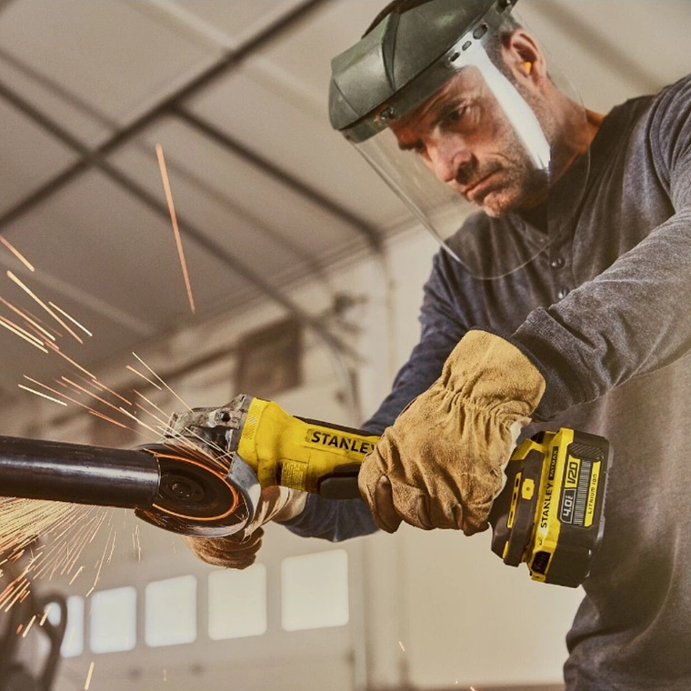 Kit Esmeril Angular 4-1/2” 5” Car/Bat 4Ah STANLEY SBG700M2K 7