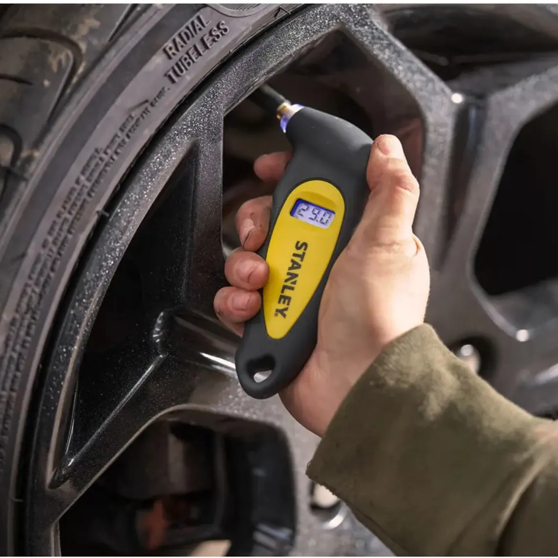Medidor Digital De Presión De Neumáticos Stanley Stht80874-0 6