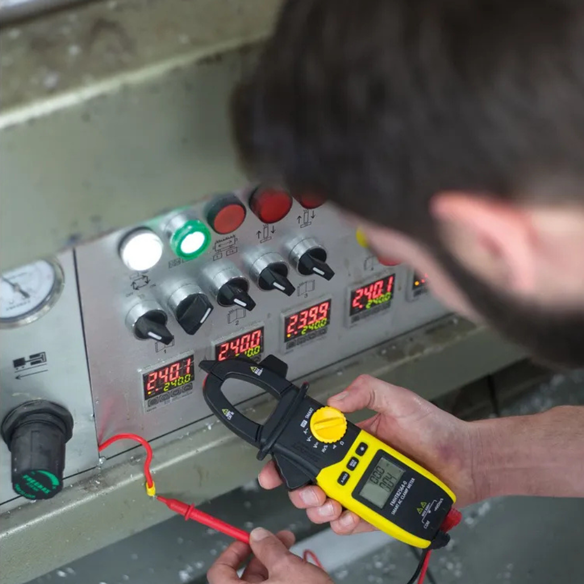 Multímetro Digital Inteligente De Pinza Stanley Fmht82564-0 4