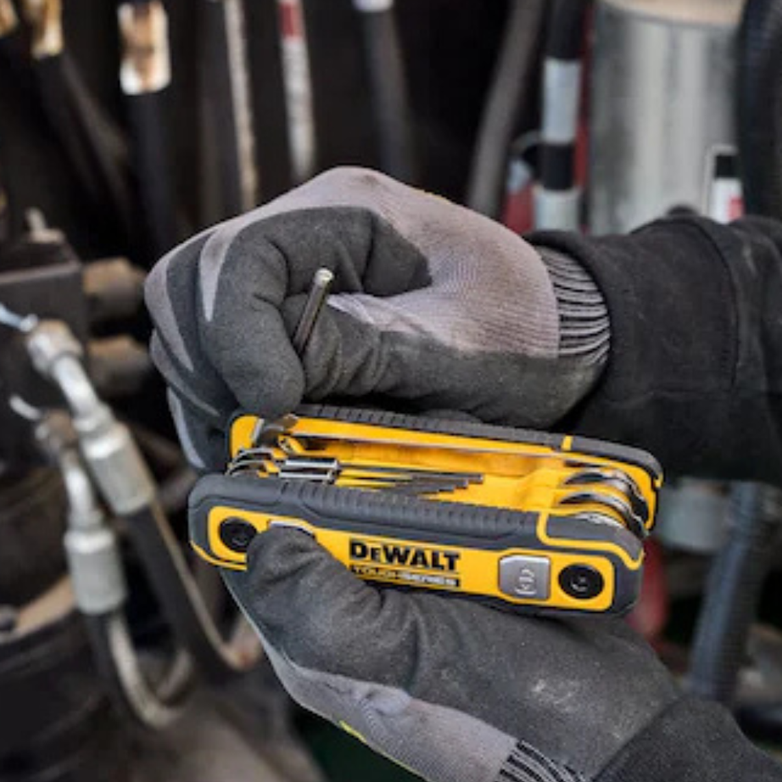 Llave Hexagonal Melimétricas Plegable  ToughSeries DWHT70267 4