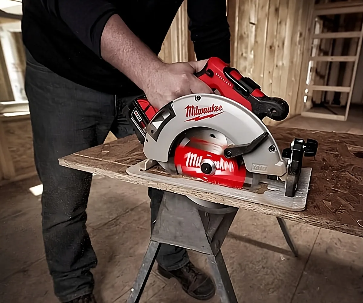 Herramientas a batería vs herramientas eléctricas: ventajas, desventajas y cuál elegir