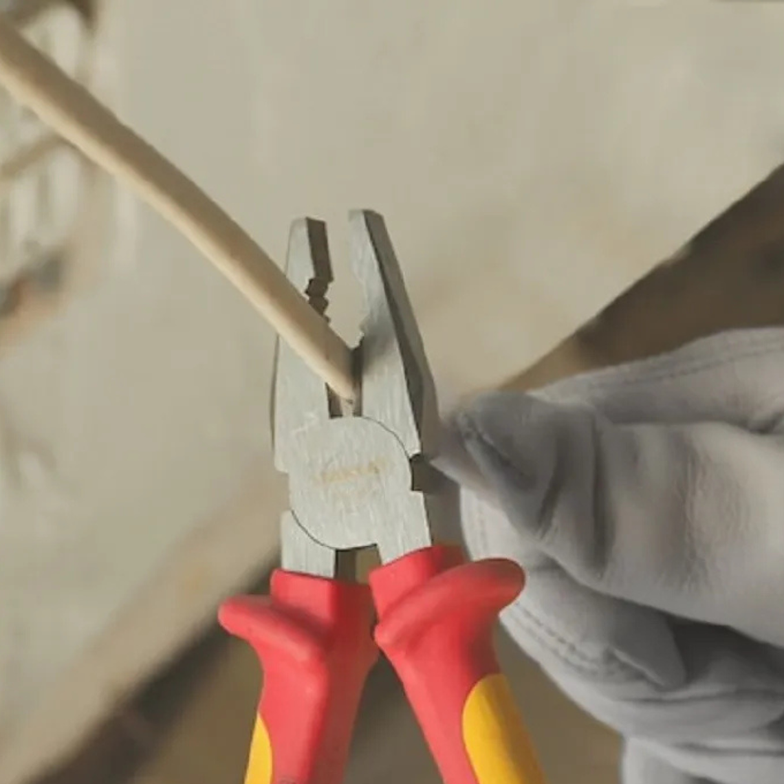 Juego De 3 Alicates Aislados 1000v  Maxsteel Stanley 84-011 7