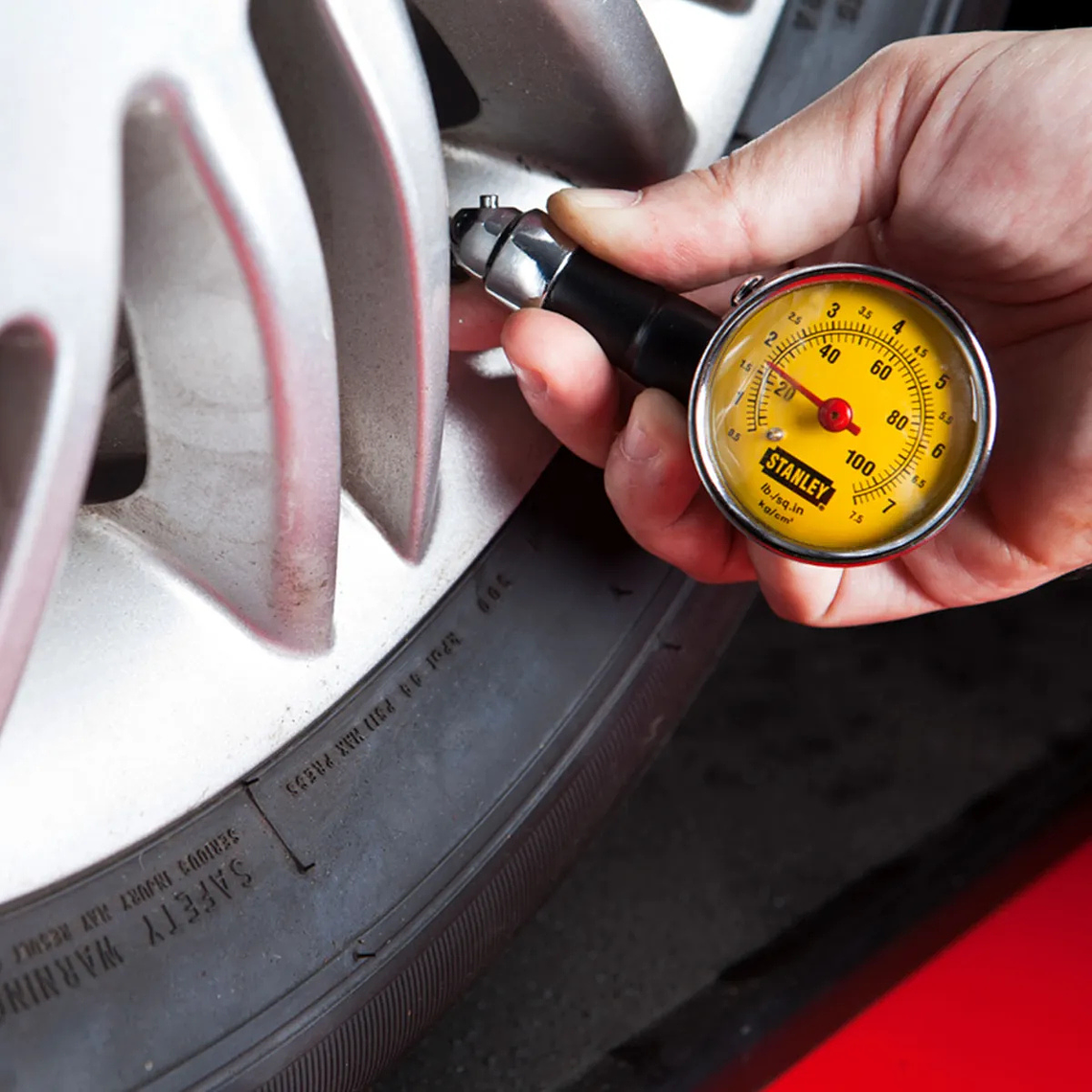 Medidor De Presión C/Manómetro para Neumáticos Stanley 79052 4