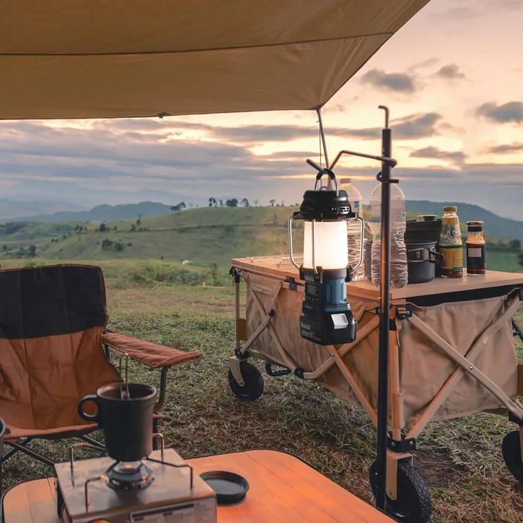 Radio Con Linterna Inalambrica Car/Bat 3Ah Makita DMR055SF 8