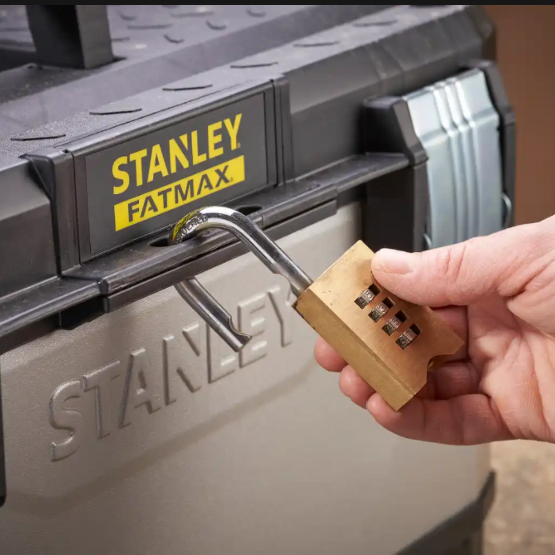 Caja Metal-Plástico 23