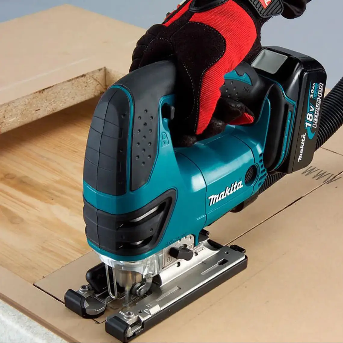 Kit Sierra Caladora Inalámbrica 18v 2Bat3ah/car Makita DJV180RFE 6