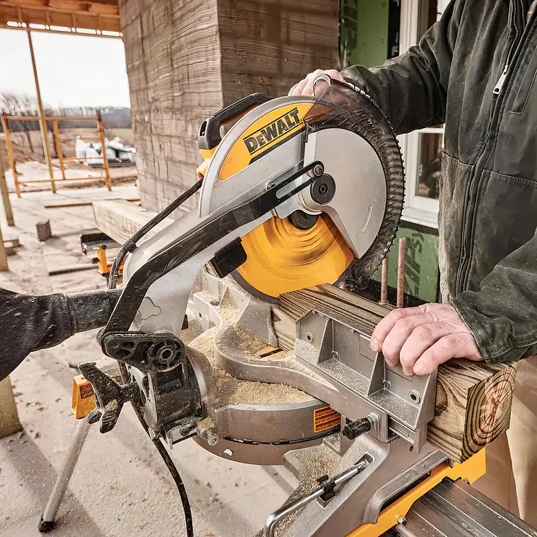 Sierra Ingleteadora Eléctrica 12