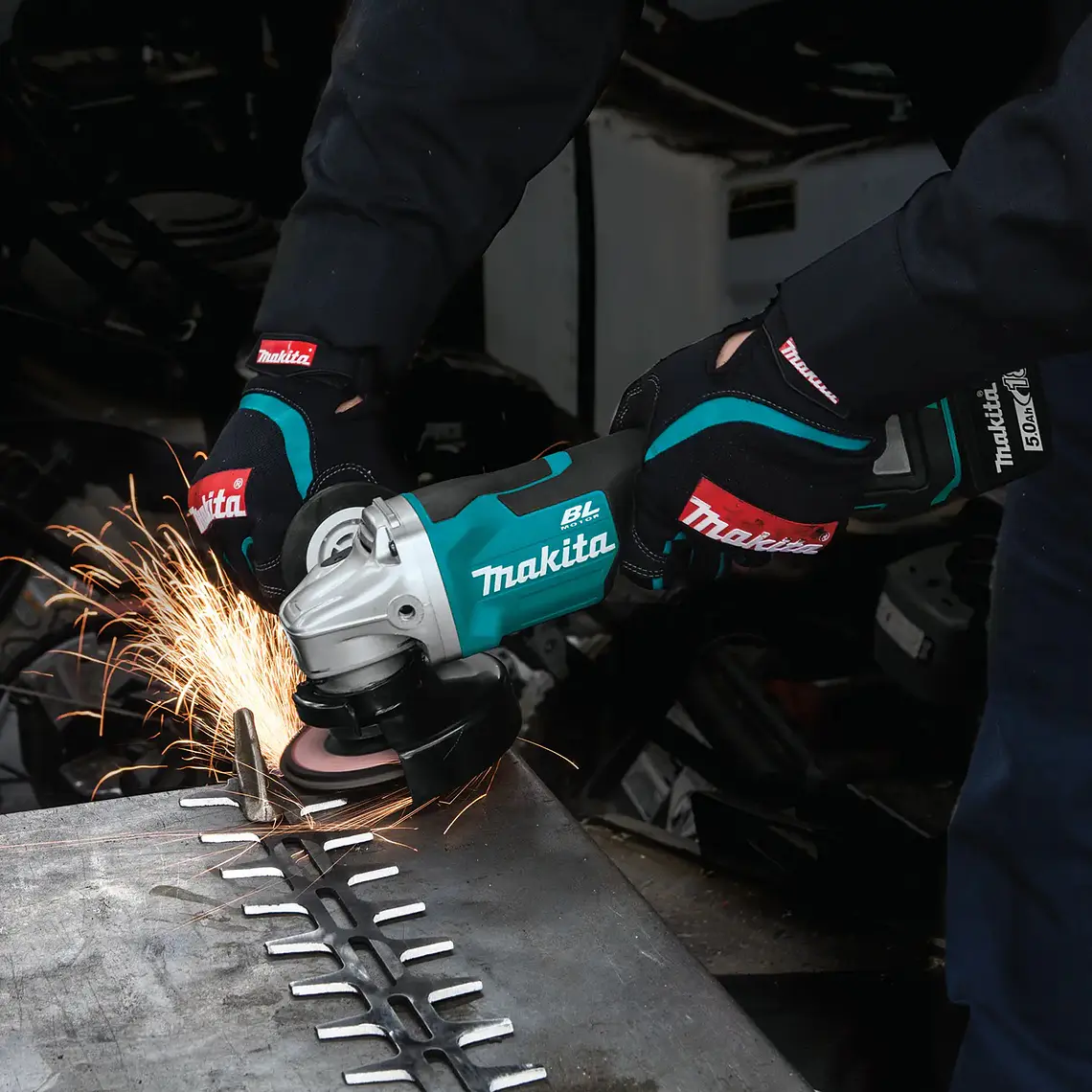 Kit esmeril angular inalámbrico 18v Makita DGA458RFE  7