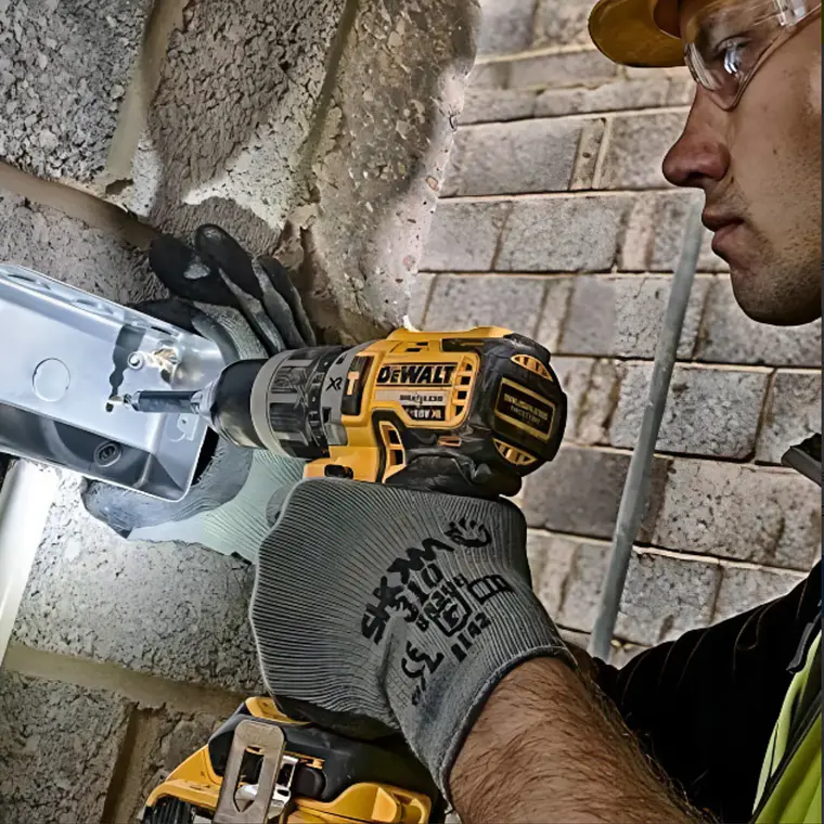 Kit DeWALT Taladro 20VBat.5Ah/Car +MedidorLáser DW055PL 16m 6
