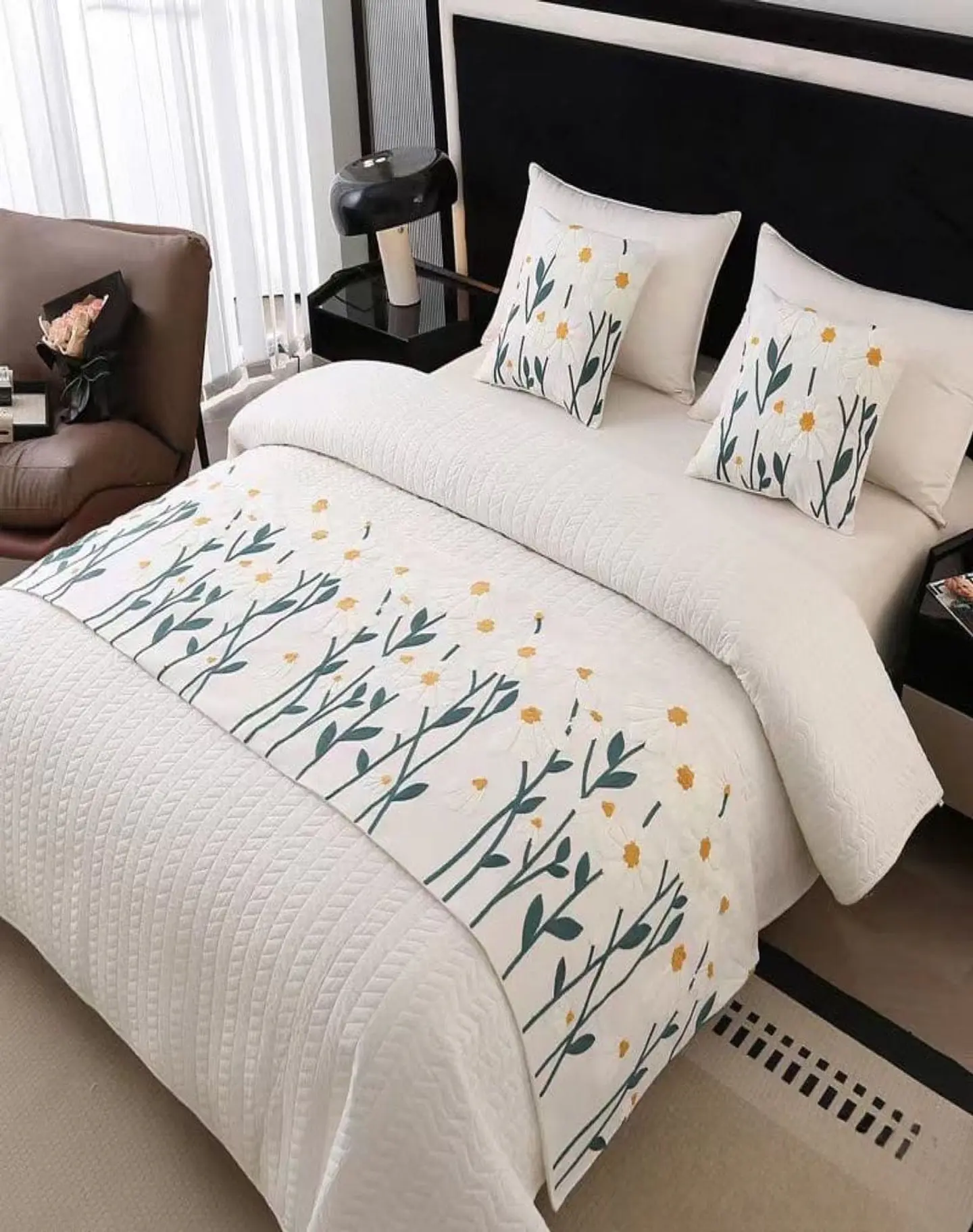 Piecera Bordada para Cama - Sin Fundas de Cojín D1 3