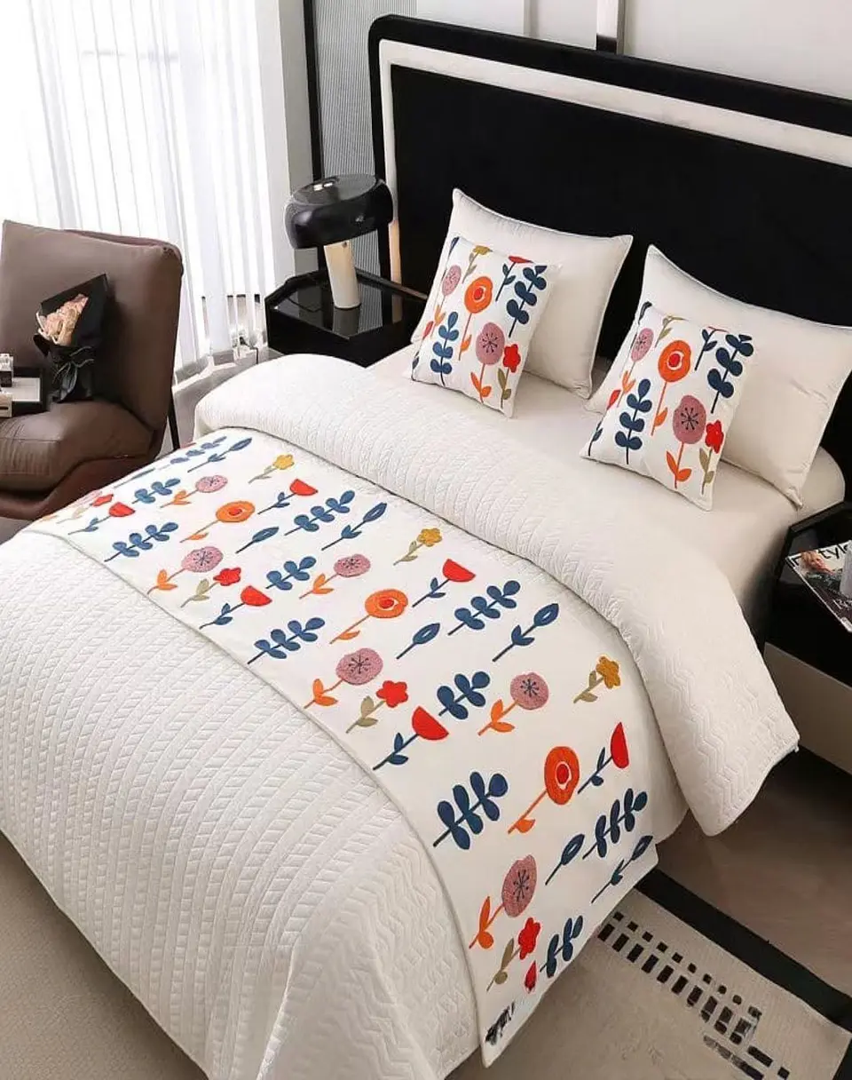Piecera Bordada para Cama - Sin Fundas de Cojín D2 3
