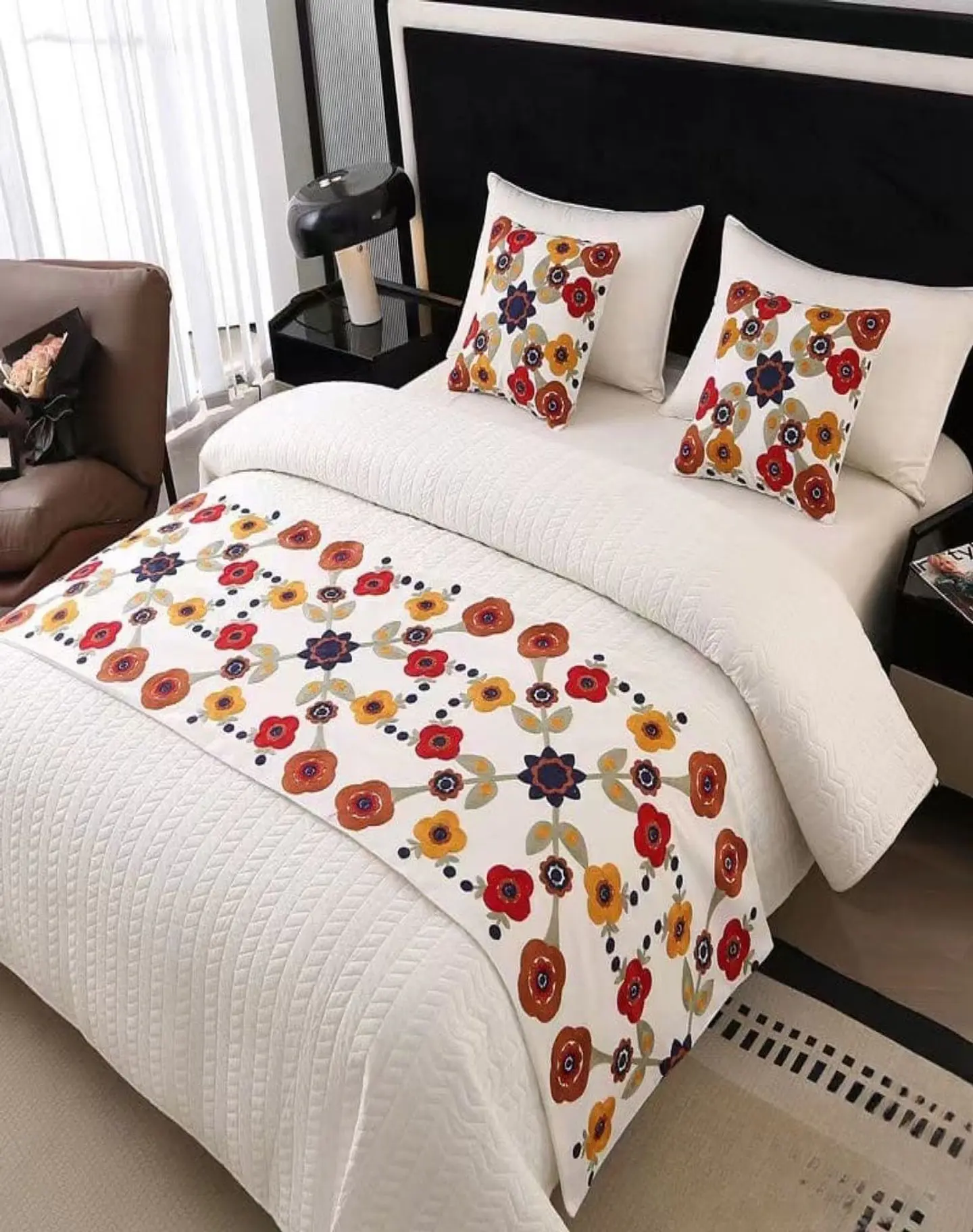 Piecera Bordada para Cama - Sin Fundas de Cojín D10 3