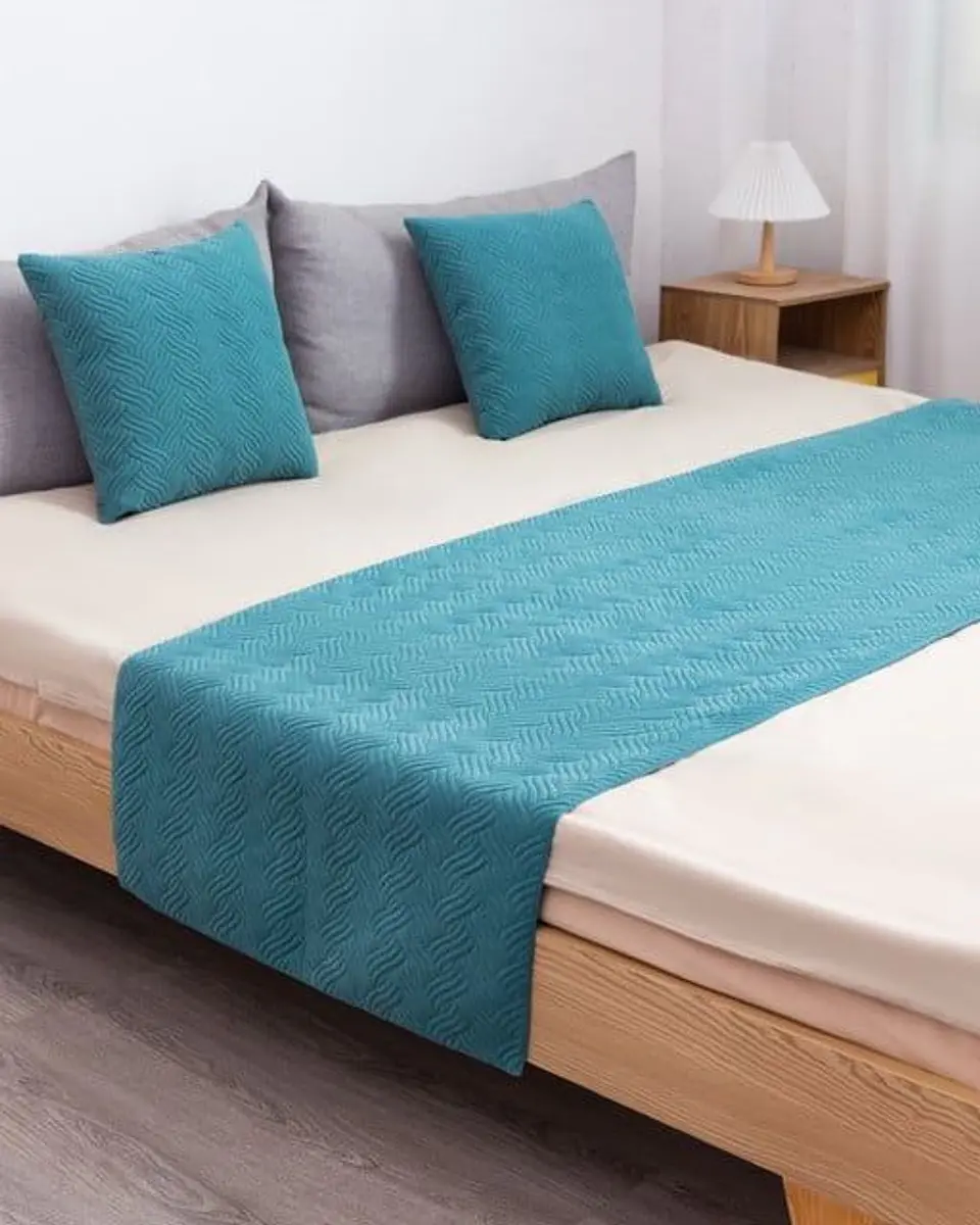 PIECERA DE CAMA DECORATIVA MODELO PLUSH TURQUESA 1