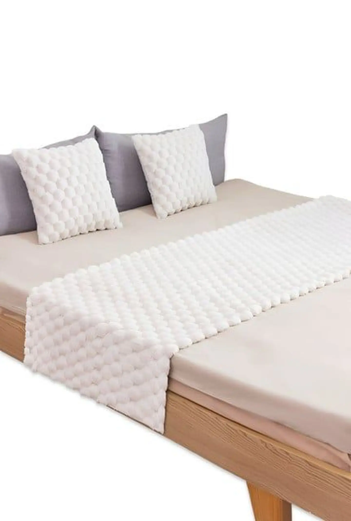 JUEGO DE PIECERA DE CAMA CON 2 FUNDAS MODELO PERLA  BLANCO 2